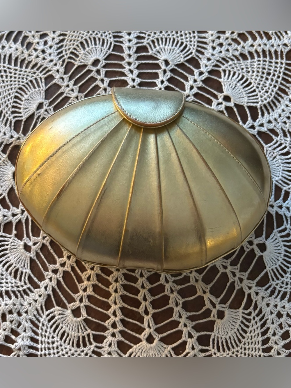 Gold Shell-Style Clutch Wristlet - Elegant Evening Bag